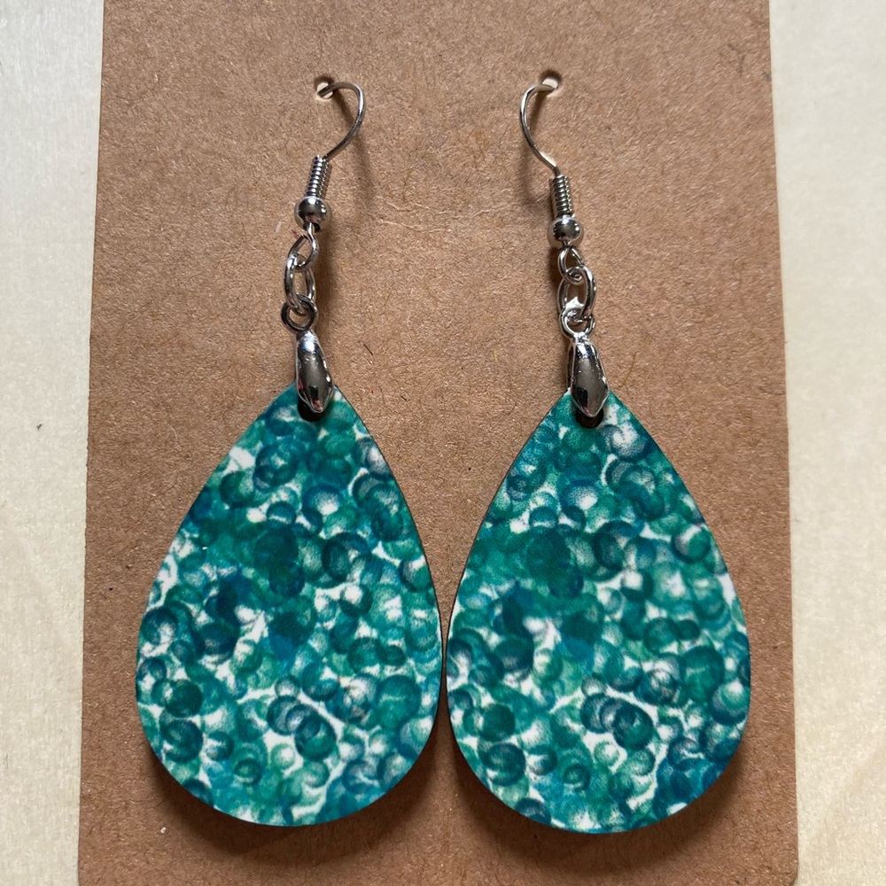 Elegant Teardrop Earrings in Blue